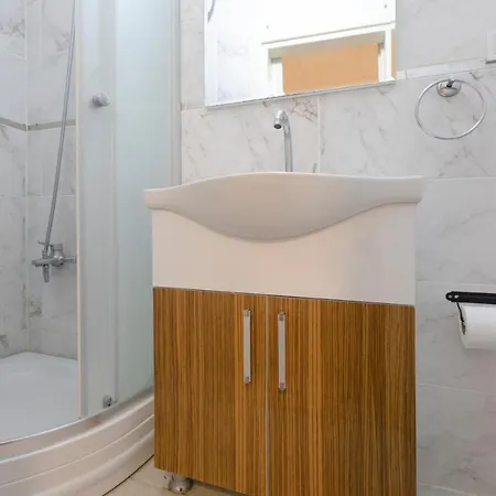 فندق مبيت وإفطار Hayalbaz