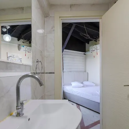 住宿加早餐酒店 Hayalbaz 伊兹密尔